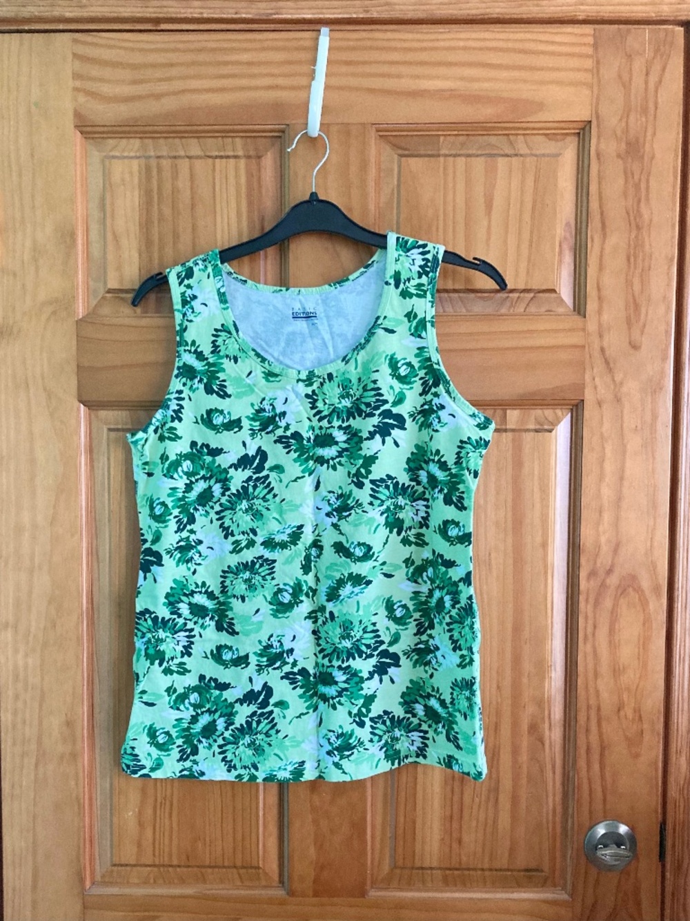 Women’s size medium Basic Editions green floral tank top, women’s casual top